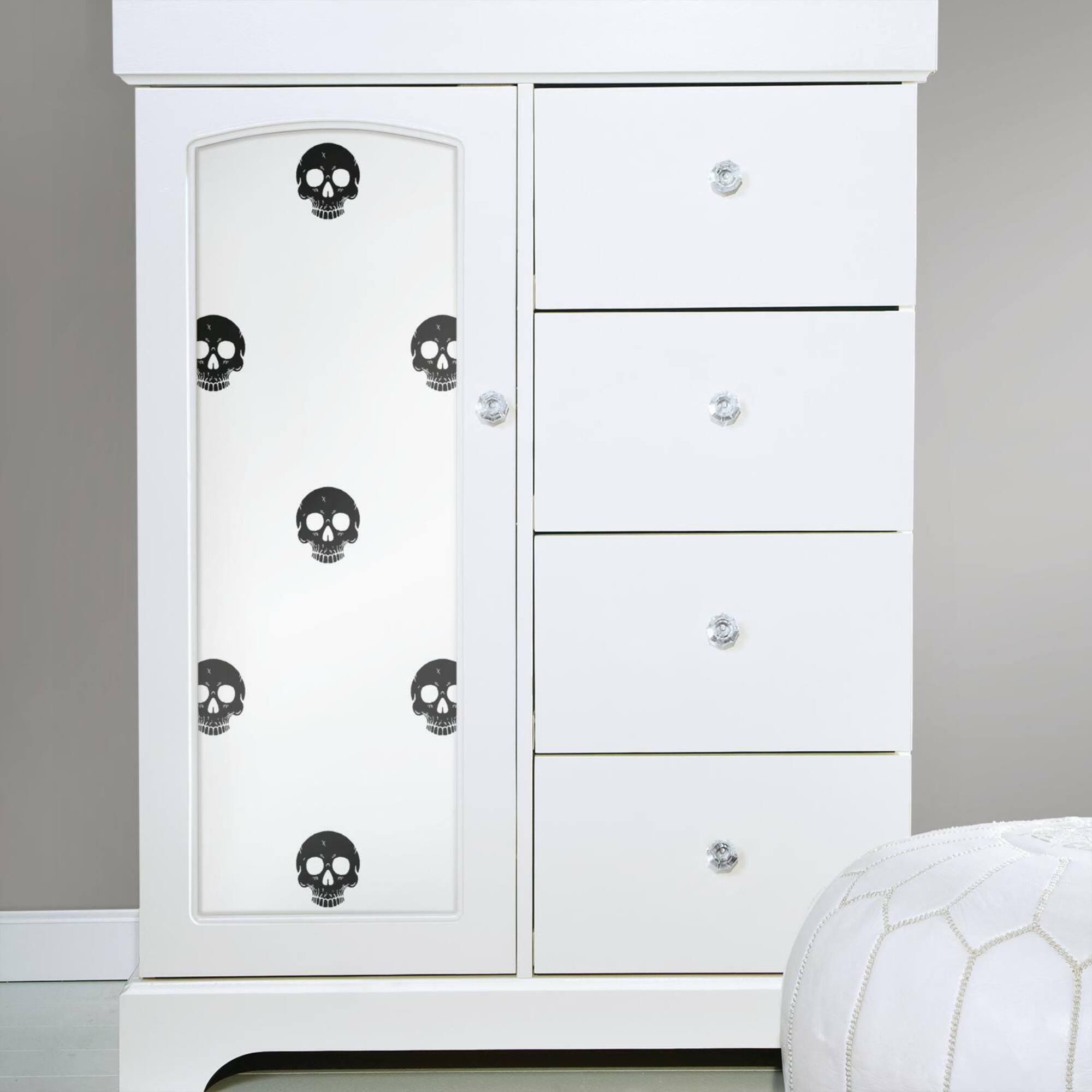 RoomMates Disney Cruella Glamour Skulls Peel & Stick Wallpaper